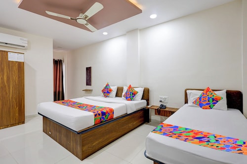 Fabhotel Grand Executive