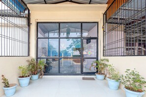 Property entrance - Fabhotel Grand Executive (Chhatrapati Sambhajinagar)