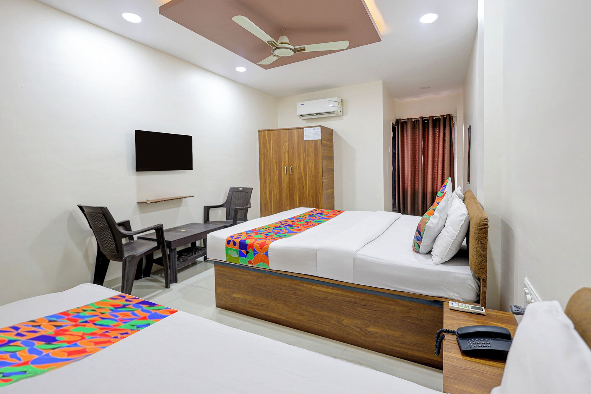 Egyptian cotton sheets, premium bedding, free WiFi, bed sheets
