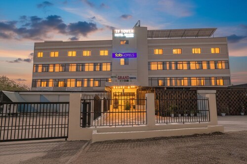 Fabhotel Grand Executive