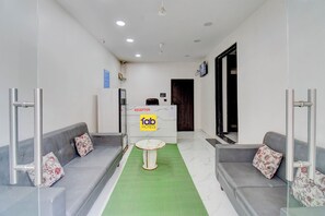 Reception - Fabhotel Paradise Inn I (Paud)