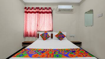 Egyptian cotton sheets, premium bedding, free WiFi, bed sheets