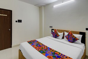 Egyptian cotton sheets, premium bedding, free WiFi, bed sheets - Fabhotel High Rise Kokapet (Hyderabad)
