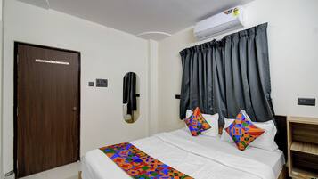 Deluxe Room | Egyptian cotton sheets, premium bedding, free WiFi, bed sheets