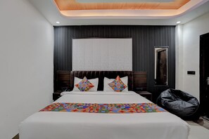 Egyptian cotton sheets, premium bedding, free WiFi, bed sheets - Fabhotel Ivory Loft (Noida)