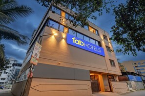 A modern building with a prominent 'fab hotels' sign. - Fabhotel Dream Sky (Pune)