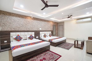 Family Room | Egyptian cotton sheets, premium bedding, free WiFi, bed sheets