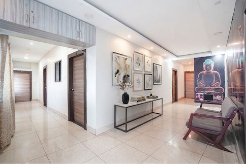 Fabhotel Garden Tree