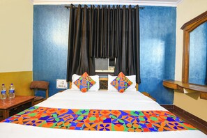 Egyptian cotton sheets, premium bedding, free WiFi, bed sheets - Fabhotel Vardhmaan Inn (New Delhi)