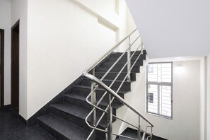 Staircase - Fabhotel The Corporate Inn I (Kolkata)