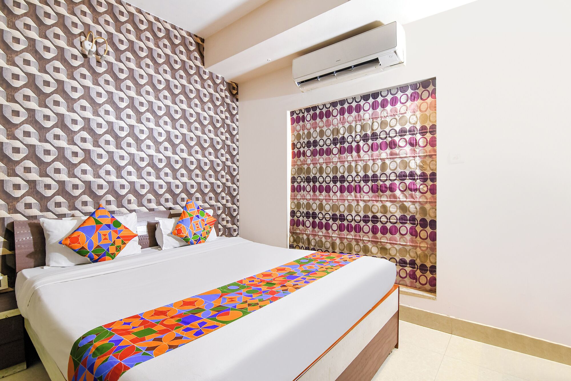 Egyptian cotton sheets, premium bedding, free WiFi, bed sheets