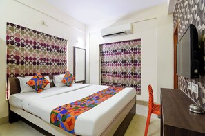 Deluxe Room | Egyptian cotton sheets, premium bedding, free WiFi, bed sheets - Fabhotel The Corporate Inn I (Kolkata)