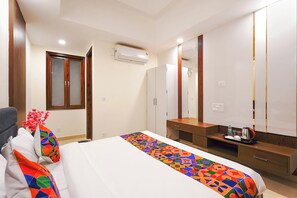 Egyptian cotton sheets, premium bedding, free WiFi, bed sheets