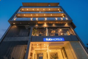 Mặt tiền nơi lưu trú