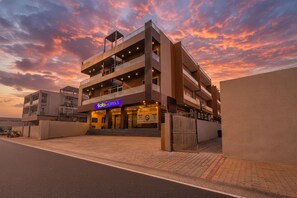 Front of property - Fabhotel Rosens (Greater Noida)