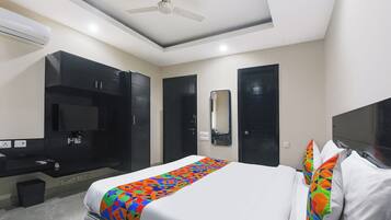 Egyptian cotton sheets, premium bedding, free WiFi, bed sheets