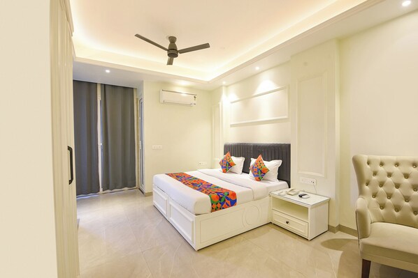 Egyptian cotton sheets, premium bedding, free WiFi, bed sheets