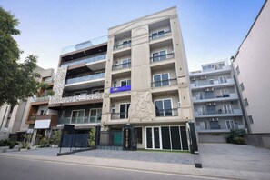 Exterior - Fabhotel Heritage Inn Golf Course Rd (Gurugram)