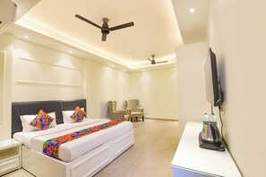 Egyptian cotton sheets, premium bedding, free WiFi, bed sheets - Fabhotel Heritage Inn Golf Course Rd (Gurugram)
