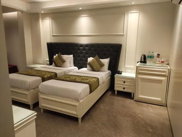 Egyptian cotton sheets, premium bedding, free WiFi, bed sheets