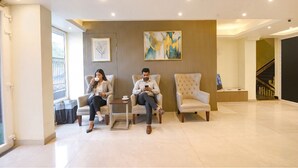 Kawasan tempat duduk lobi