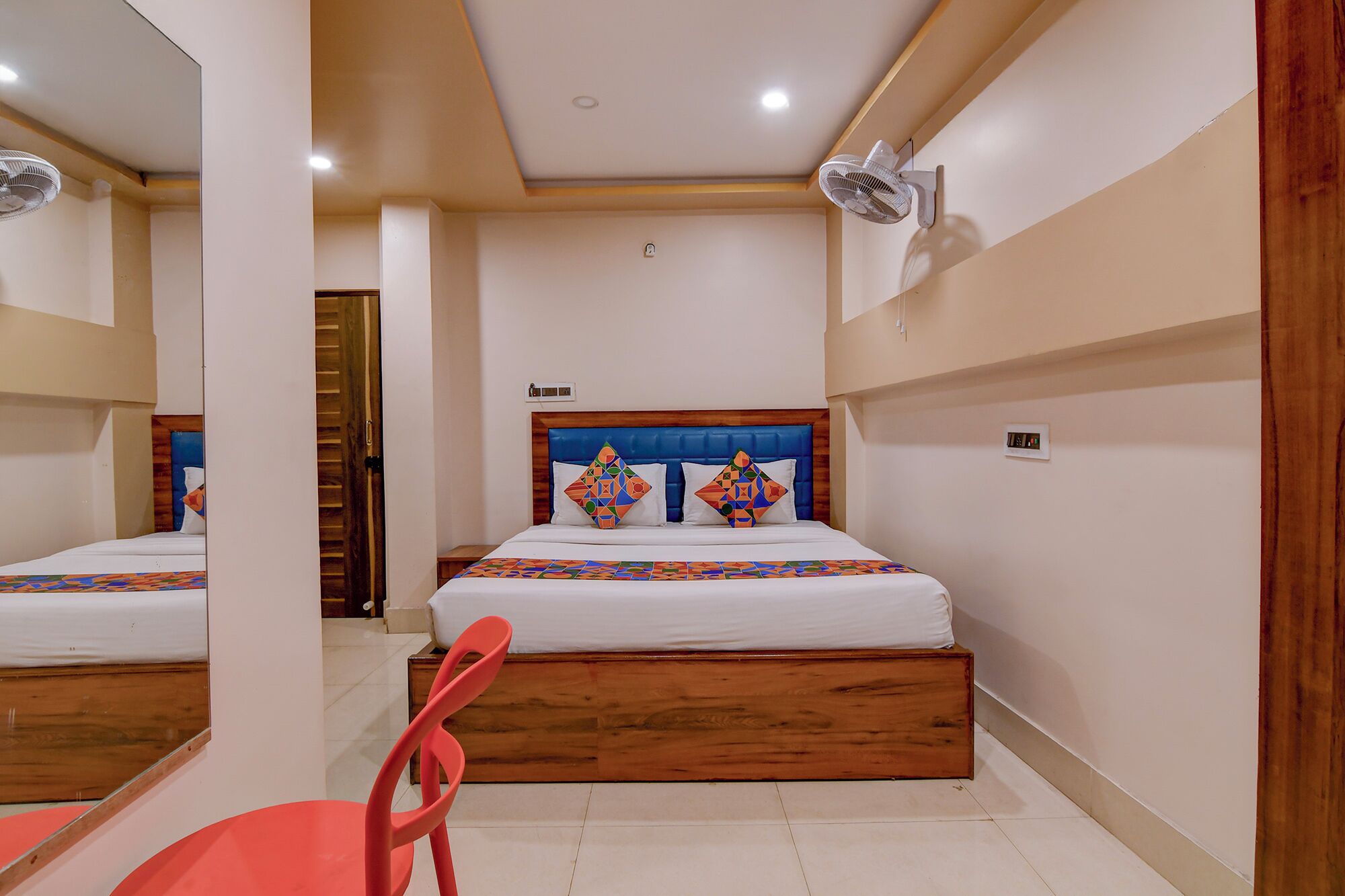 Egyptian cotton sheets, premium bedding, free WiFi, bed sheets