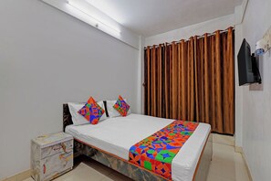 Egyptian cotton sheets, premium bedding, free WiFi, bed sheets