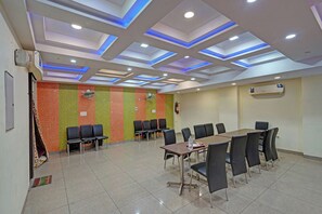 Meeting facility - Fabhotel Hm Inn (Lucknow)