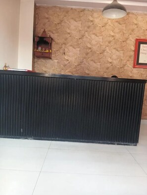 Reception - Fabhotel The Perfect (Lucknow)