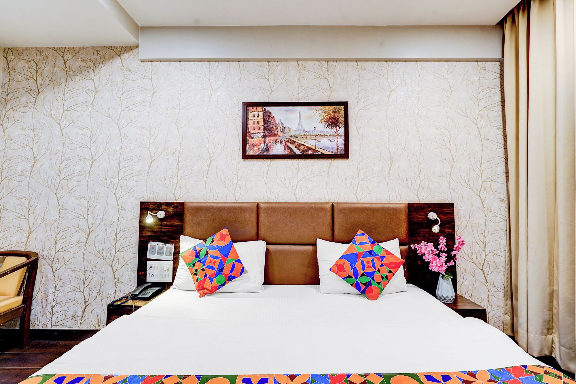 Egyptian cotton sheets, premium bedding, in-room safe, desk