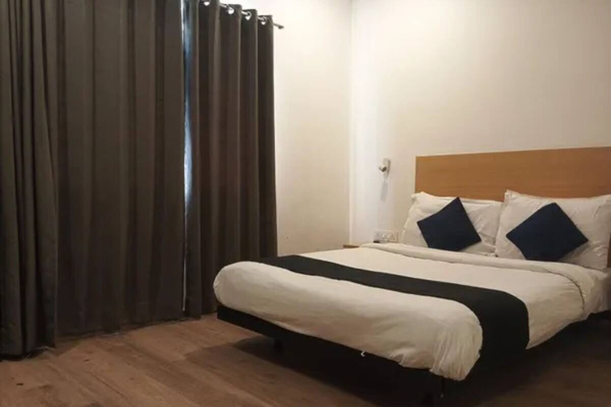 Deluxe Room | Egyptian cotton sheets, premium bedding, in-room safe, free WiFi