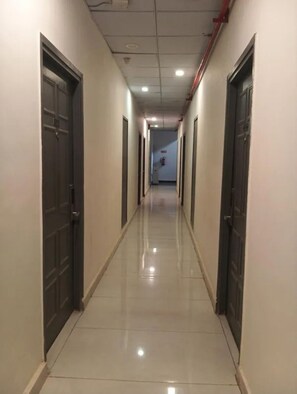 Lobby - Fabhotel The Perfect (Lucknow)