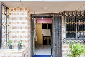 مدخل المنشأة