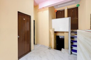 Lobby - Fabhotel City Inn (Mumbai)