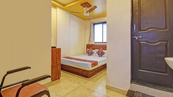 Egyptian cotton sheets, premium bedding, in-room safe, free WiFi