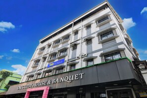 Exterior - FabHotel Om Guest House & Banquet (Kolkata)