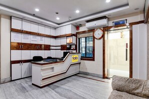 Reception - FabHotel Om Guest House & Banquet (Kolkata)