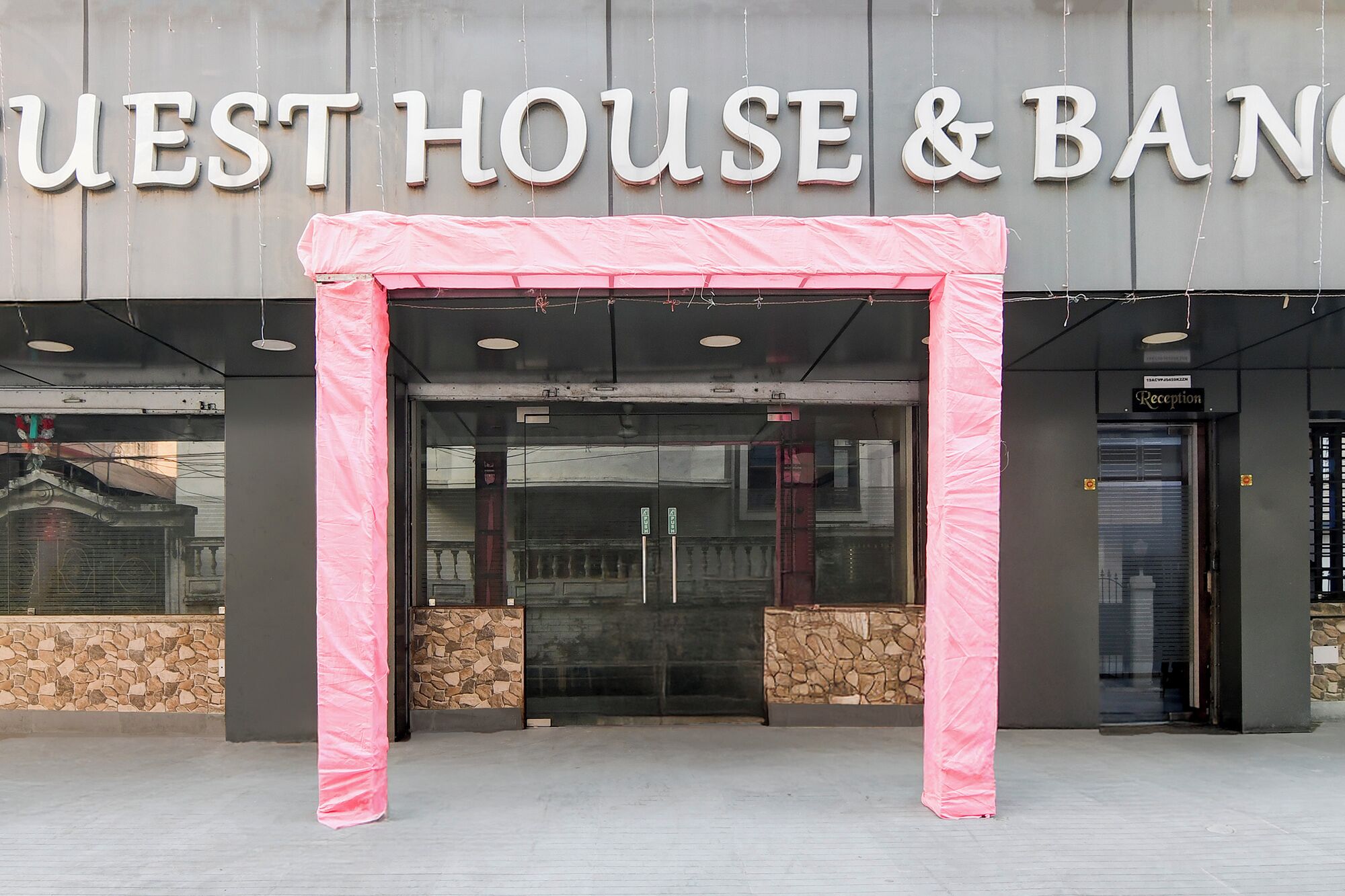 Entrada al alojamiento