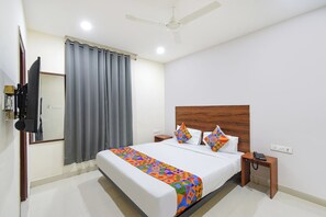 Egyptian cotton sheets, premium bedding, in-room safe, free WiFi