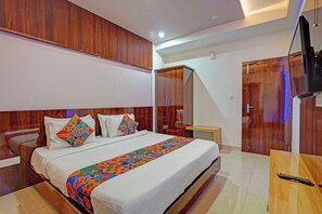 Egyptian cotton sheets, premium bedding, in-room safe, free WiFi - Fabhotel Royal Blue Meridian Inn (Bangalore)