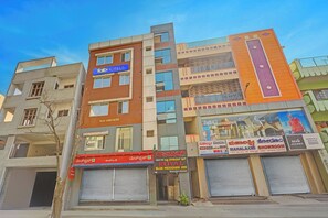 Exterior - Fabhotel Royal Blue Meridian Inn (Bangalore)