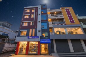 Exterior - Fabhotel Royal Blue Meridian Inn (Bangalore)