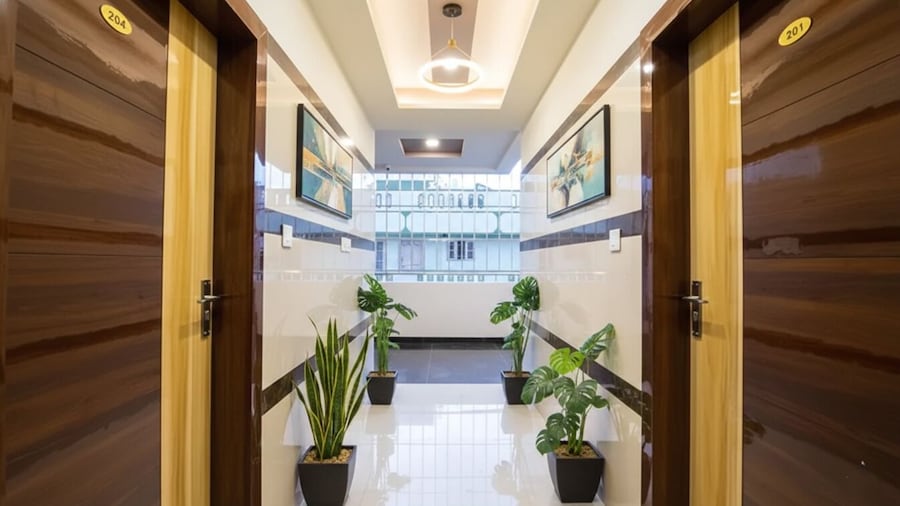 FabHotel Royal Blue Meridian Inn - Jalahalli West