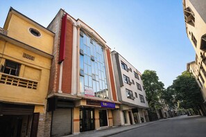 Exterior - Fabhotel Vishesh Continental (New Delhi)