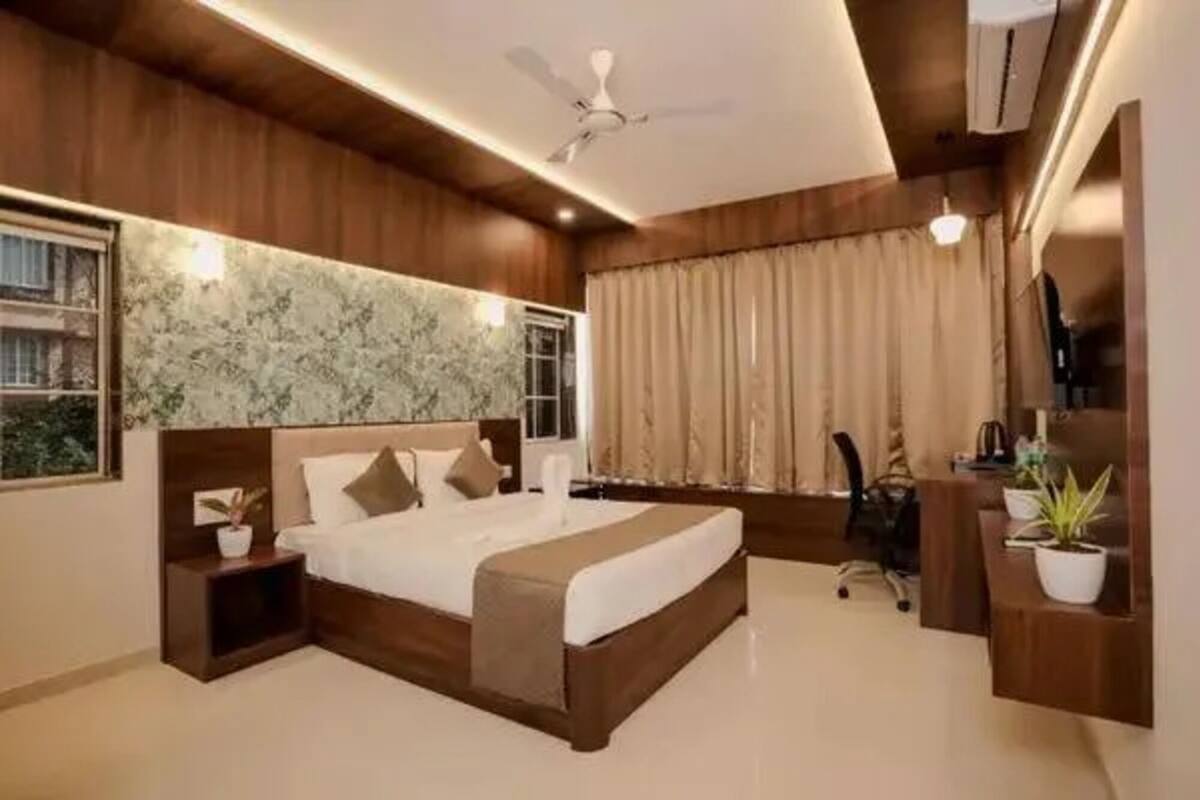 Executive Room | Egyptian cotton sheets, premium bedding, in-room safe, free WiFi