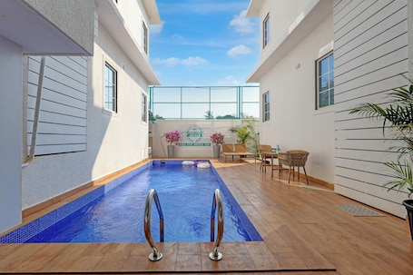 Pool. Fabhotel High Five