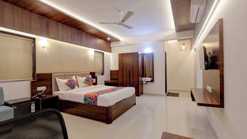 Premium Room | Egyptian cotton sheets, premium bedding, in-room safe, free WiFi