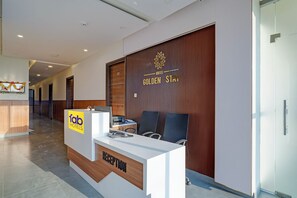 Reception - Fabhotel Golden Stay I (Bangalore)