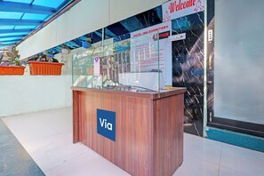 Reception - Fabhotel Patel In Dormitory (Mumbai)