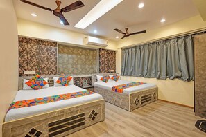 Family Room | Egyptian cotton sheets, premium bedding, in-room safe, free WiFi - Fabhotel Patel In Dormitory (Mumbai)